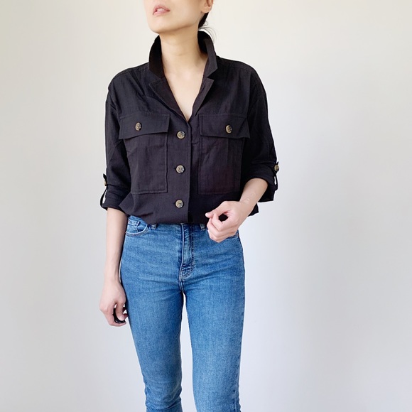 Stylish Black Utility Shirt with Functional Pockets - Picture 7 of 7